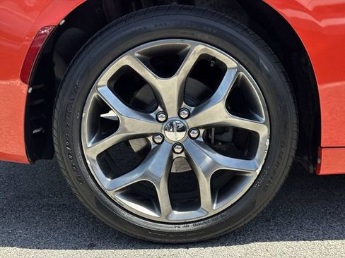 Used 2016 Dodge Charger R/T w/ Plus Group RWD image 33