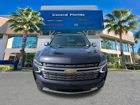 Used 2023 Chevrolet Suburban Premier image 3