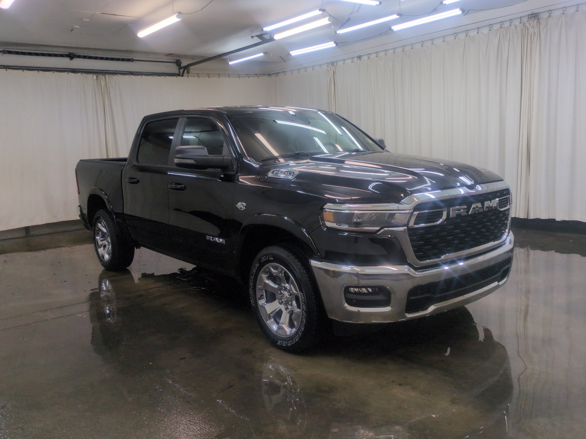 New 2027 RAM 1500 4x4 Crew Cab image 3