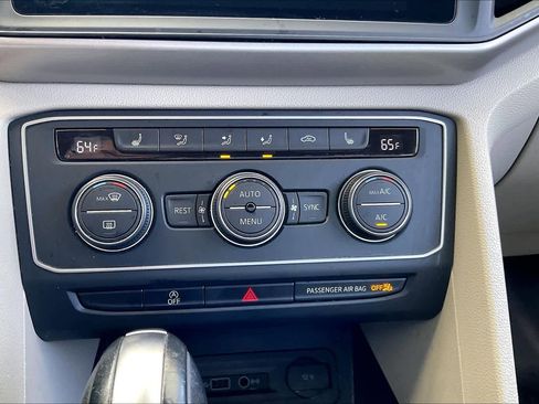 Used 2020 Volkswagen Atlas SE image 32