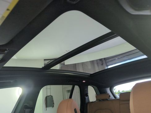 Used 2026 BMW X5 sDrive40i w/ Premium Package image 12