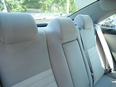 Used 2016 Toyota Camry LE FWD image 31