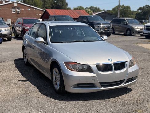Used 2008 BMW 328i Sedan RWD image 2