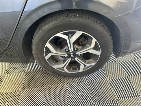 Used 2019 Kia Forte LXS FWD image 40