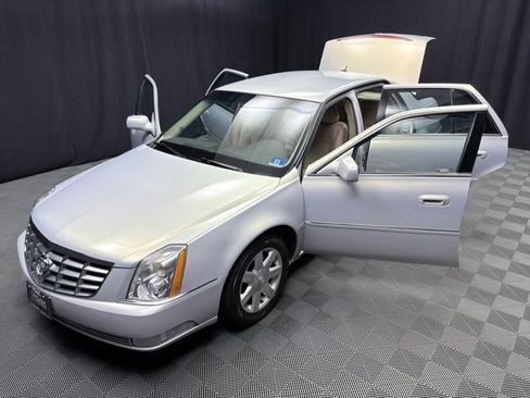 Used 2007 Cadillac DTS w/ Trunk Convenience Package FWD image 15