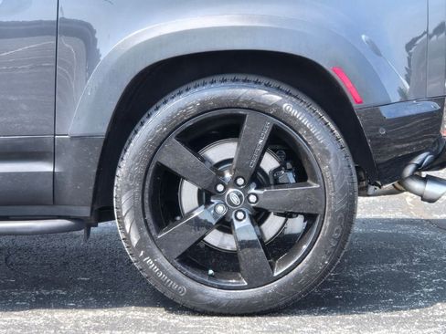 Used 2022 Land Rover Defender 90 Carpathian Edition image 13