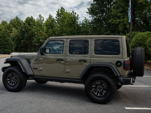 Used 2025 Jeep Wrangler Unlimited Sport AWD/4WD image 7