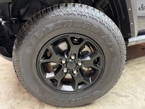 Used 2021 Jeep Wrangler Unlimited Willys image 32