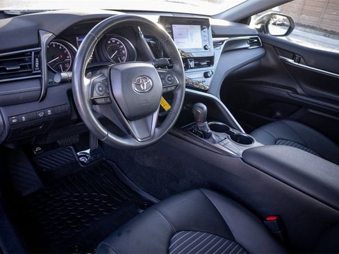 Used 2023 Toyota Camry SE image 8