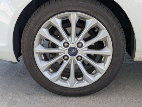 Used 2014 Ford Fiesta SE w/ Equipment Group 201A FWD image 23