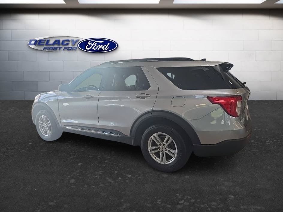 Used 2021 Ford Explorer XLT w/ Equipment Group 202A AWD/4WD image 3