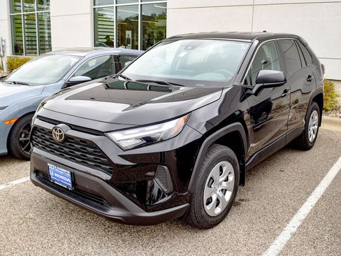 Used 2023 Toyota RAV4 LE AWD/4WD image 1