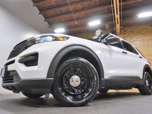 Used 2022 Ford Explorer 4WD Police Interceptor image 3