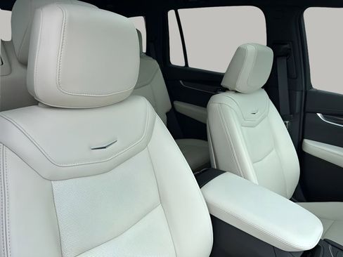 New 2025 Cadillac XT6 Sport w/ Technology Package AWD/4WD image 14