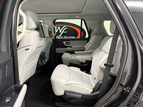 New 2026 Ford Expedition Platinum w/ Platinum Ultimate Package AWD/4WD image 13
