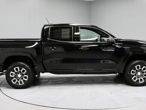 Used 2023 Chevrolet Colorado LT w/ LT Convenience Package II AWD/4WD image 10