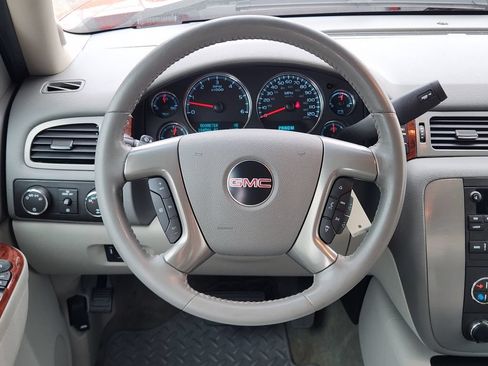 Used 2011 GMC Sierra 1500 SLT w/ SLT Convenience Package AWD/4WD image 22