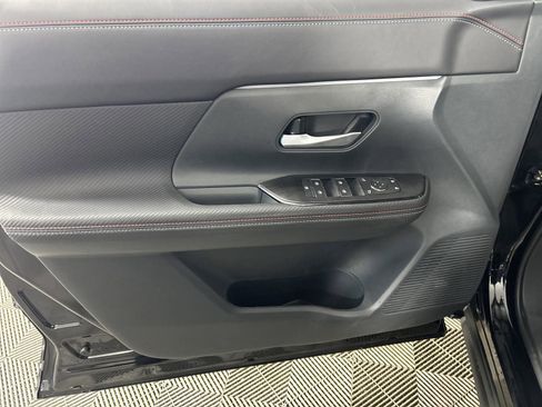 New 2025 Nissan Kicks SR AWD/4WD image 28