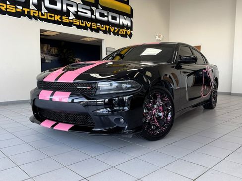 Used 2019 Dodge Charger R/T w/ Plus Group image 2