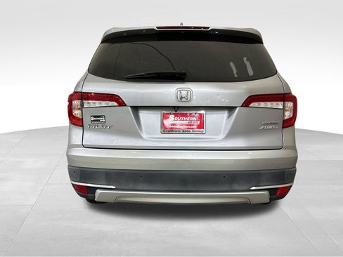 Used 2020 Honda Pilot Touring image 4