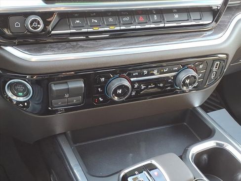 New 2026 Chevrolet Silverado 1500 LTZ w/ LTZ Premium Package AWD/4WD image 19