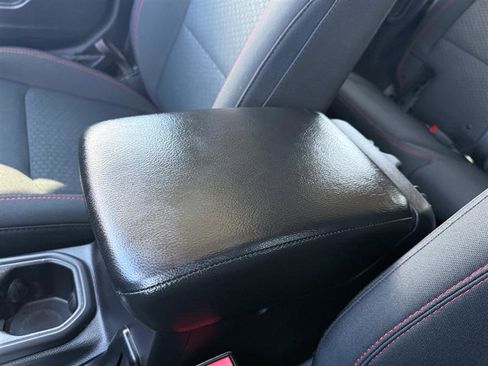 Used 2018 Jeep Wrangler Unlimited Rubicon image 27