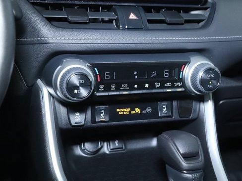 Used 2021 Toyota RAV4 XLE w/ Convenience Package AWD/4WD image 29