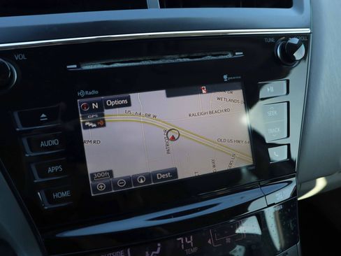 Used 2015 Toyota Prius V Four image 20