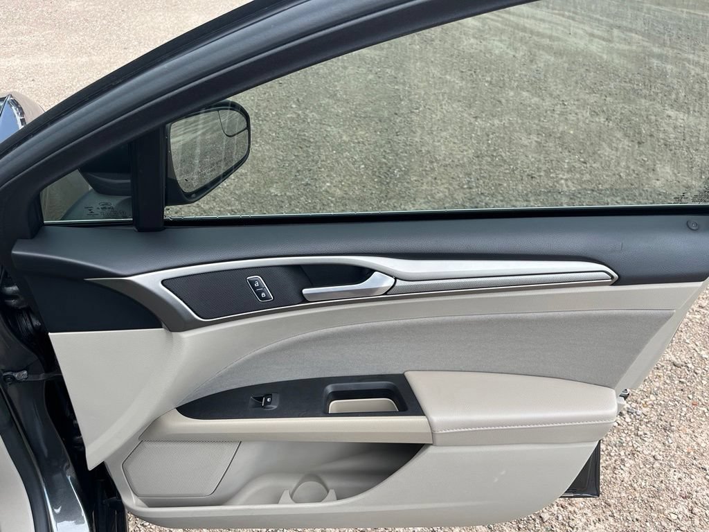Used 2018 Ford Fusion SE w/ Fusion SE Technology Package FWD image 34