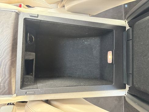 Used 2018 Lincoln Continental Reserve w/ Continental Climate Package image 34