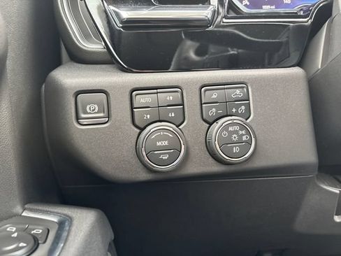 Certified 2025 Chevrolet Silverado 1500 LT Trail Boss w/ Convenience Package II AWD/4WD image 17
