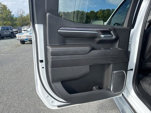 Used 2023 Chevrolet Silverado 1500 LTZ image 28