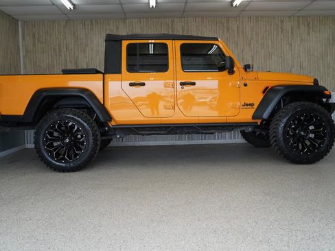 Used 2021 Jeep Gladiator Sport image 6