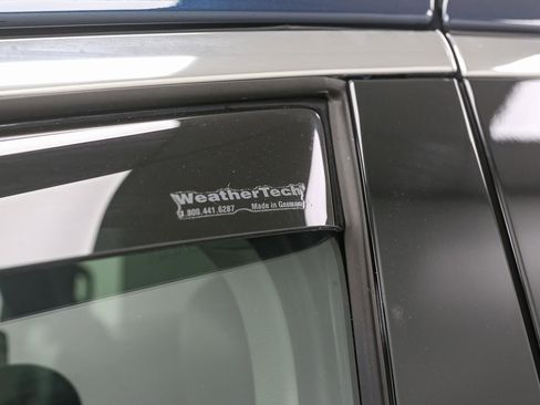 Used 2022 Chrysler Pacifica Touring-L image 14