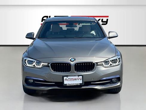 Used 2018 BMW 330i Sedan RWD image 2