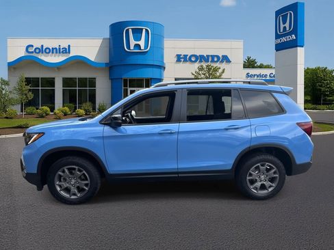 Used 2024 Honda Passport TrailSport image 3