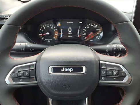 Used 2024 Jeep Compass Trailhawk image 14