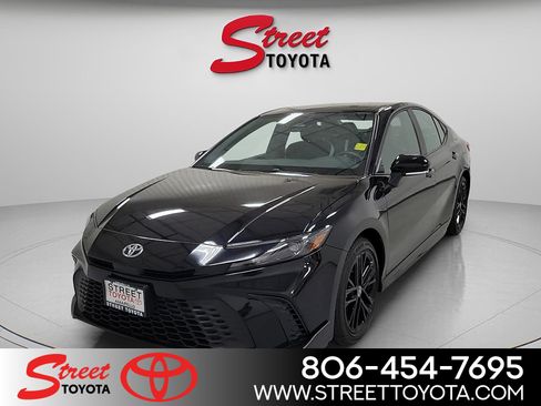 Certified 2026 Toyota Camry SE FWD image 1