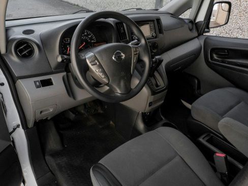 Used 2019 Nissan NV200 S w/ Cruise Control Package image 2