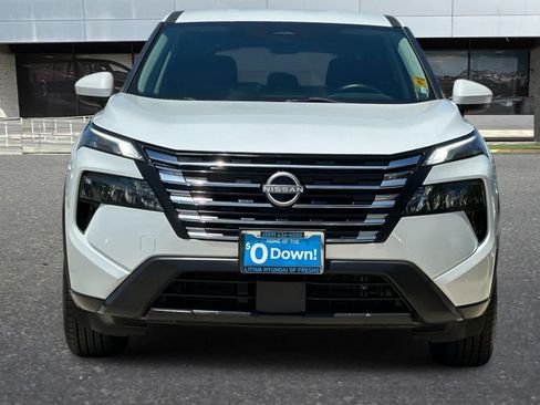 Used 2024 Nissan Rogue SV FWD image 11