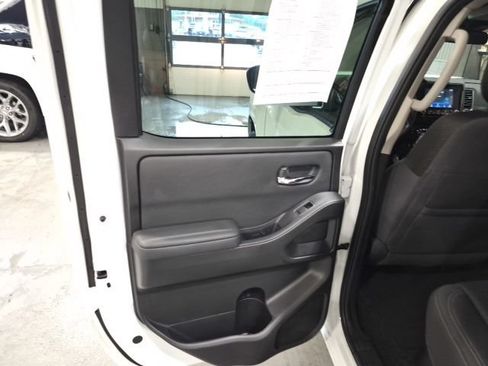 Certified 2022 Nissan Frontier SV AWD/4WD image 13