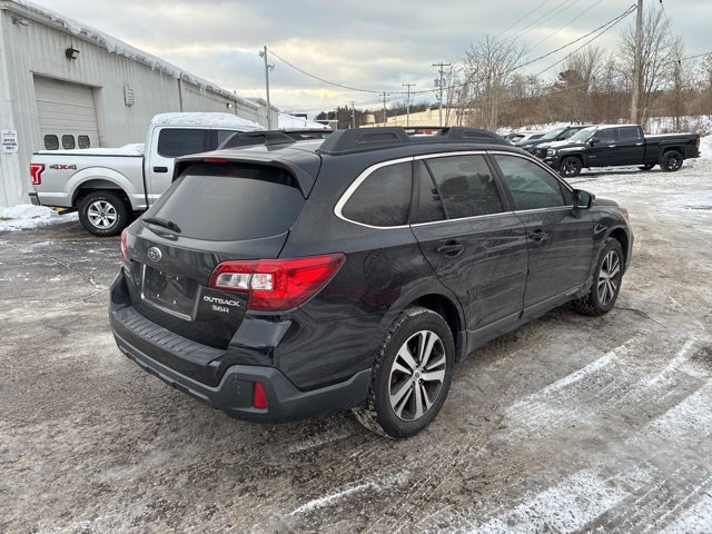 Used 2018 Subaru Outback 3.6R Limited AWD/4WD image 4