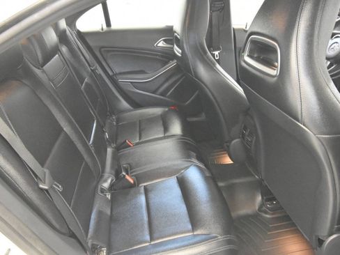 Used 2019 Mercedes-Benz CLA 250 4MATIC w/ Premium Package image 23