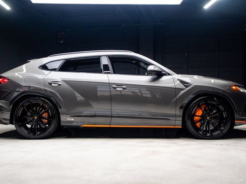 Used 2024 Lamborghini Urus S AWD/4WD image 13
