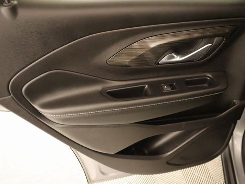 Used 2024 GMC Terrain SLT image 16