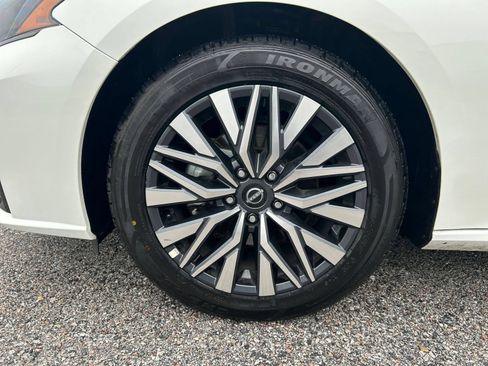 Used 2026 Nissan Altima 2.5 SV FWD image 24