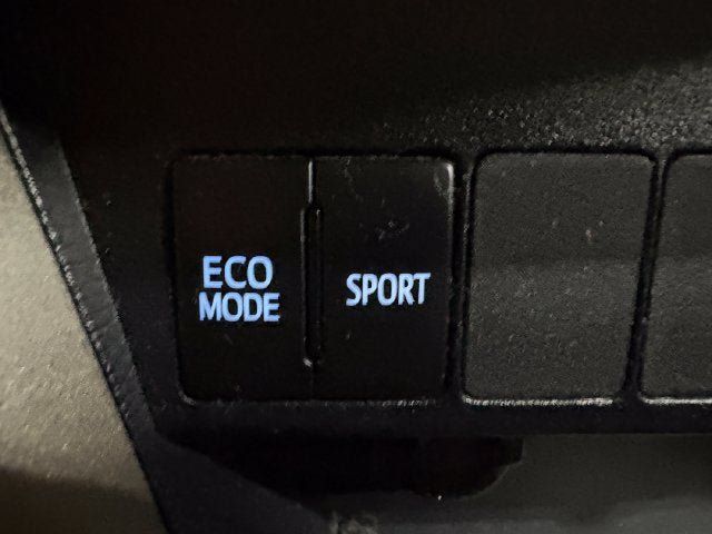 Used 2013 Toyota RAV4 LE AWD/4WD image 9