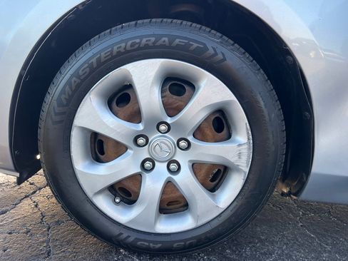 Used 2013 MAZDA MAZDA3 i SV image 38