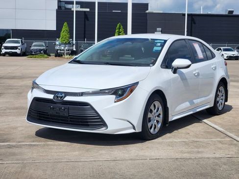 Certified 2026 Toyota Corolla LE image 3