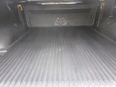 Used 2017 RAM 1500 Classic SLT RWD image 14